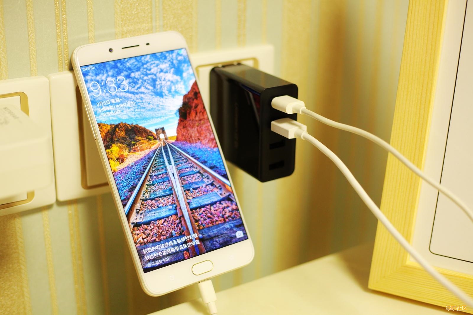 4口充电器,腾博官网诚信为本,专业服务4口电源适配器