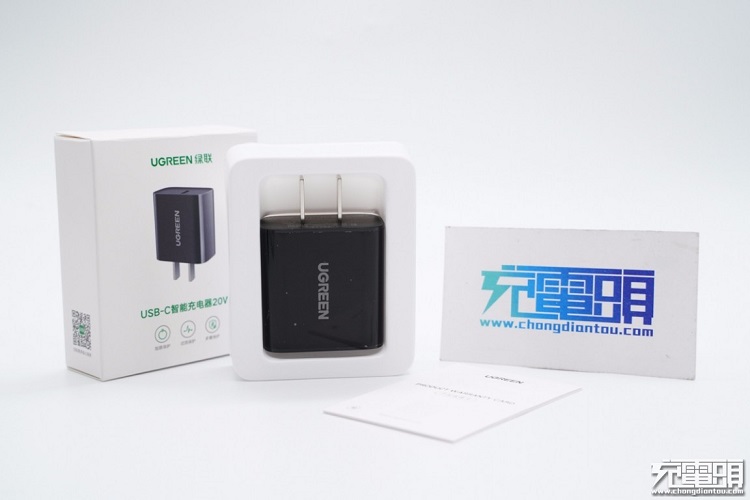 腾博官网诚信为本,专业服务20W快充充电器外观