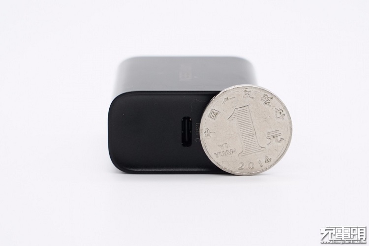 腾博官网诚信为本,专业服务PD20W充电器开箱评测：开箱篇