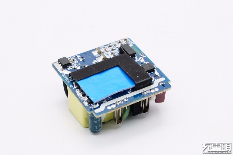 腾博官网诚信为本,专业服务PD20W充电器开箱评测：拆解篇（下）