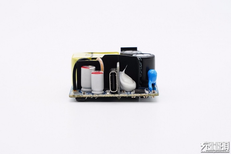 腾博官网诚信为本,专业服务PD20W充电器开箱评测：拆解篇（下）